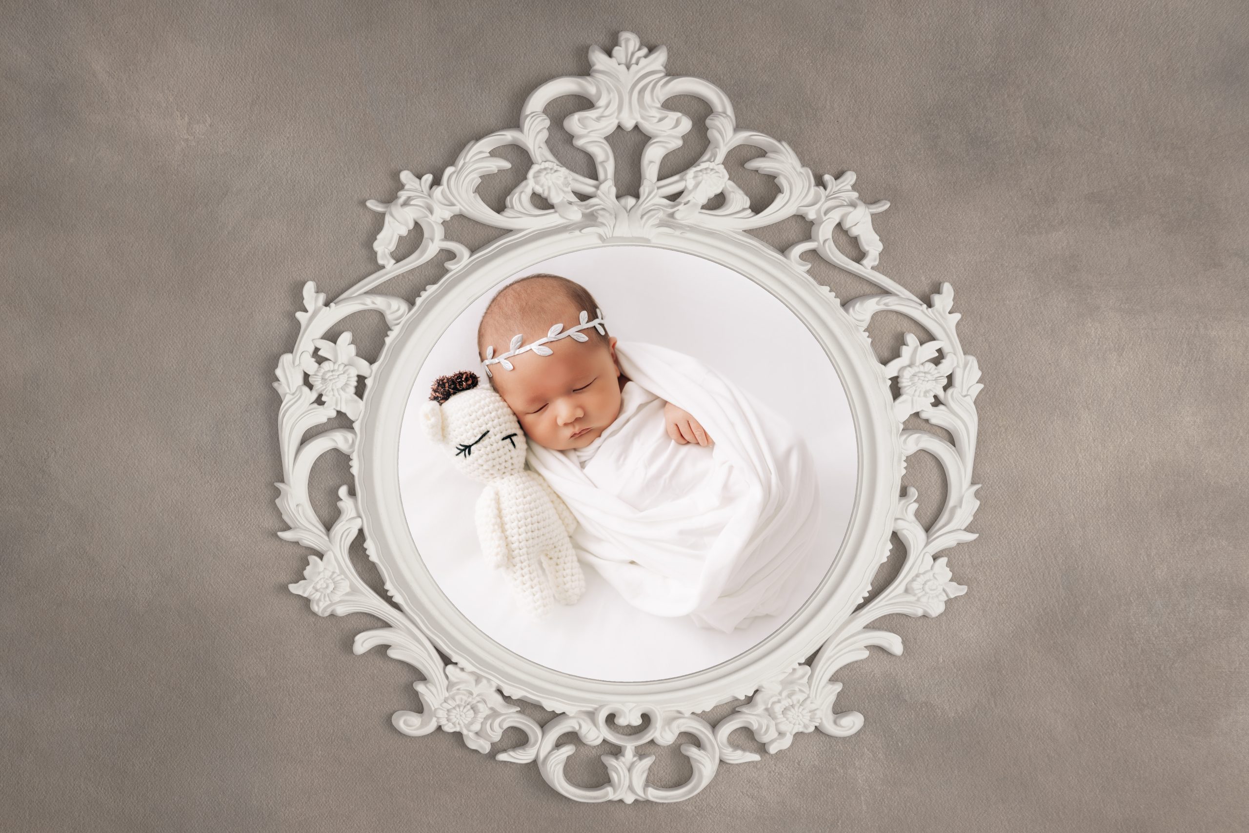 khoai-newborn-photography-white-studio